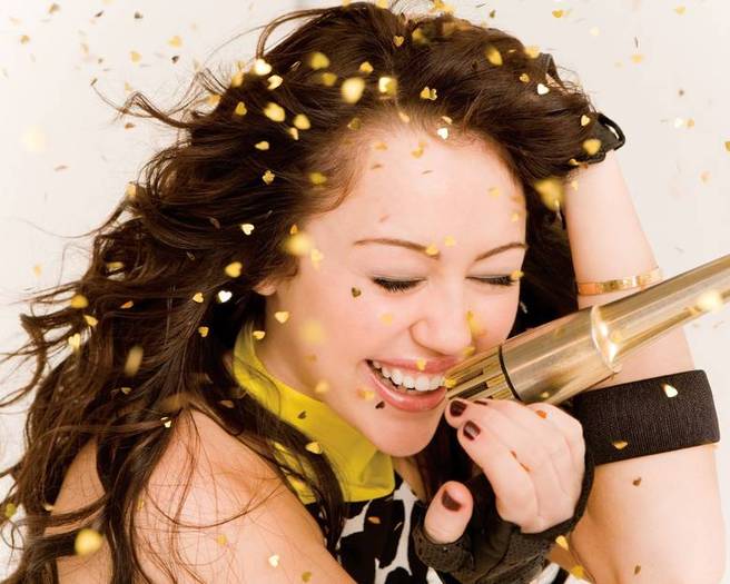 mileycyruscombreakoutprbh5 - hannah montana