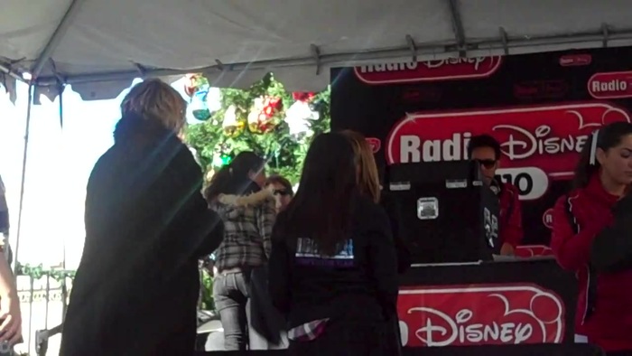 Debby Ryan Meet and greet 0943 - 0 - - Pozele - mele - cu - Debbz