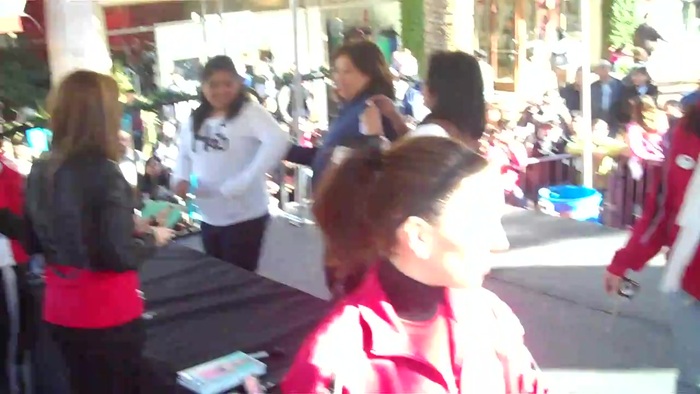 Debby Ryan meet & greet 05 - 0 - - Pozele - mele - cu - Debbz