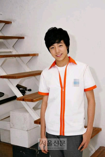 27784_129361347074762_119688331375397_407673_131577_n - a---lee hyun woo---a