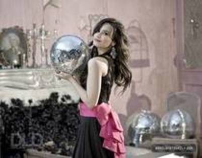 25343773_UTJYFLMCQ - club demi lovato