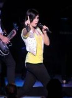 16675215_NMMBAMIKP - x Demi lovato x