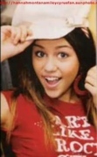 GLXZTKQYLDWSPDDLTQN - poze rare cu miley cyrus