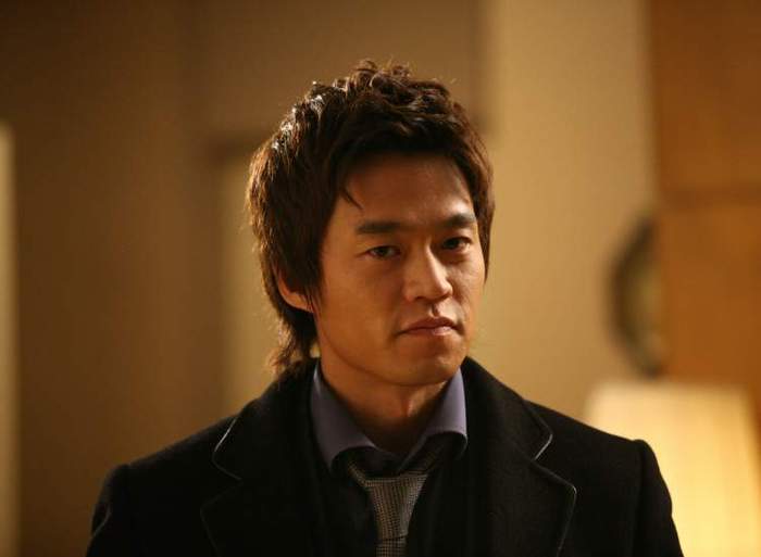 Lee Seo Jin21
