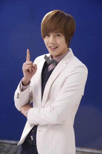 kim-hyun-joong-mundo-fama1