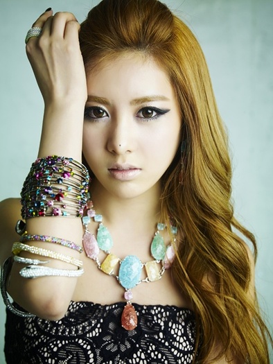 qri-breakingheart-albumjacket-2 - Album pentru Anita