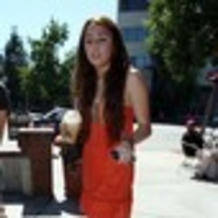 miley-cyrus-977048l-thumbnail_gallery - poze  miley