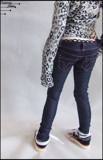 jeans_behind_by_Tizas