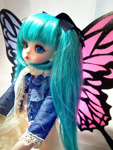 Lady_Bee_4_by_DonneAnonyme