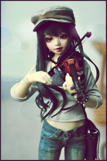 Violin_by_AndrejA