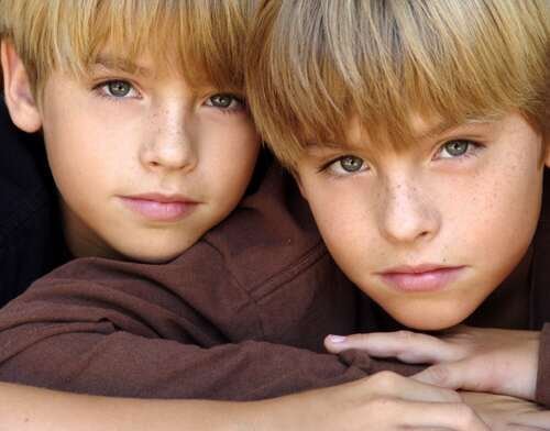 Cole si Dylan Sprouse - Dylan si Cole Sprouse