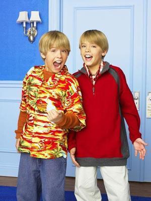 the-suite-life-of-zack-and-cody-178695l-imagine - dylan si cole sprouse si prietenii - poze cu Dylan si Cole Sprouse