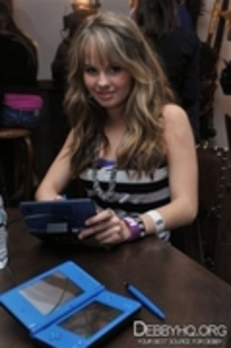 23882191_JUGMTWUYF - debby ryan