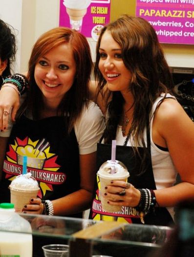 miley-cyrus-717749l - Un album pentru XMEANGELX