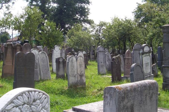 Cimitirul evreiesc