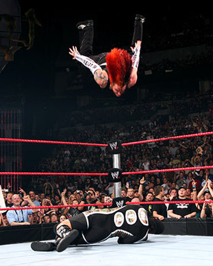 Swanton-Bomb-Jeff-Hardy - jeff hardy Swanton Bomb