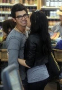 24425113_CWIOARXCE - demi si joe