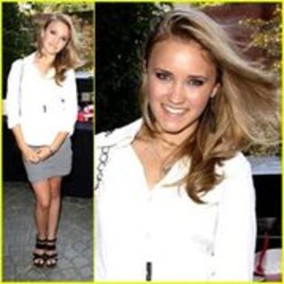 25596720_FHIYIRUQW - emily osment
