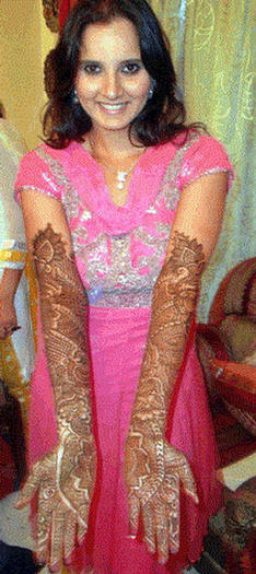 165206,xcitefun-sania-mirza-mehndi-1