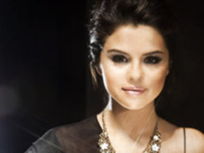 23538224_ATRMSJWIY - L Selena Gomez L