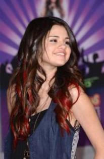 10 - club selena gomez