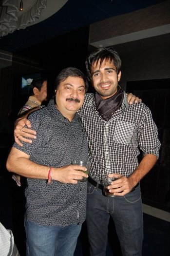 mynp (20) - AAA---Un Album Ku Foart3 Mult3 Poz3---AAA