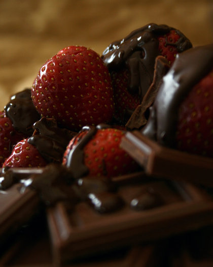 Chocolate_and_Strawberries_2_by_NerdyArtist