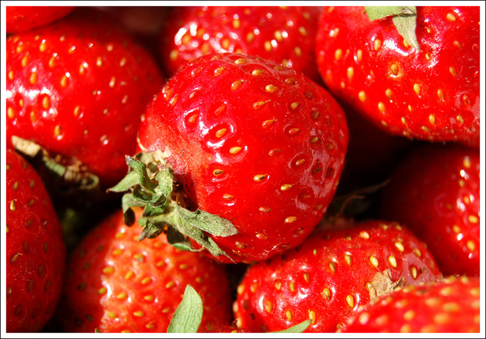 Strawberry_by_brantgarde - aAa Capsuniciiii aAa