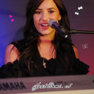 25363886_BLSHPEMTH - demi lovato