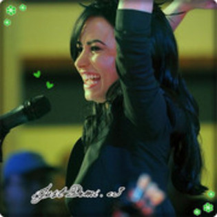 25363882_YRKVXUWLX - demi lovato