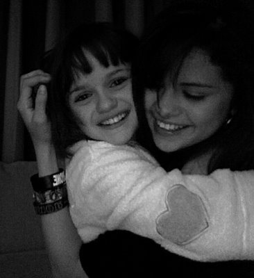 selena-gomez-and-joey - O_oSellyO_o