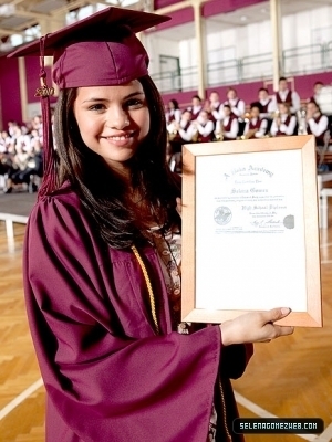 Selena-Gomez-Graduates-High-School-2010-selena-gomez-12215065-300-400
