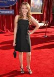 Ii multumim mult lui Miley,acum sa vedem ce parere are si juriul...