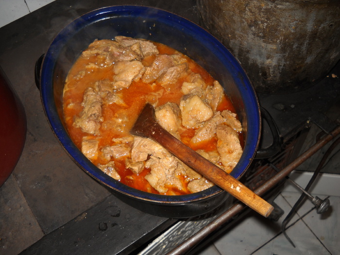 tocanita proaspata de carne
