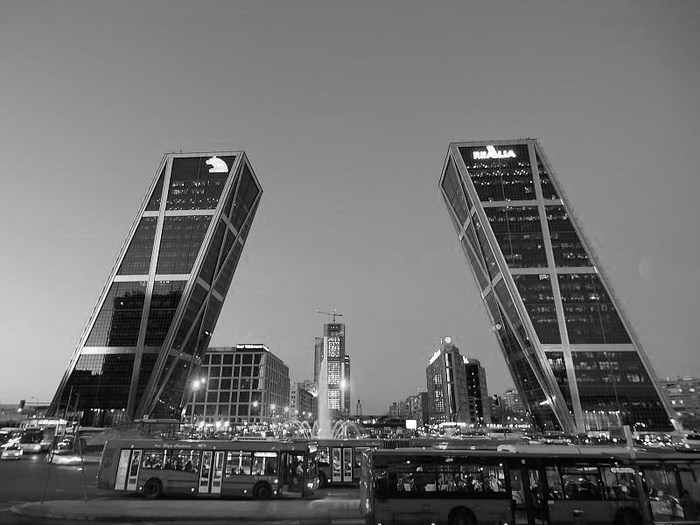 Plaza_de_Castilla_(Madrid)_06