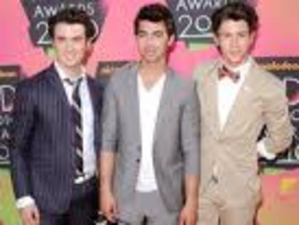 images12 - Jonas Brothers