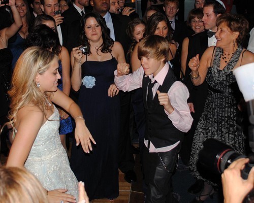 Dan-Kanter-s-wedding-Toronto-October-3-2010-justin-bieber-16023322-500-400