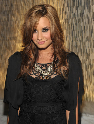 Demi-Photo-demi-lovato-17623219-1280-1691