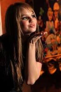 images Debby  R - Debby Ryan