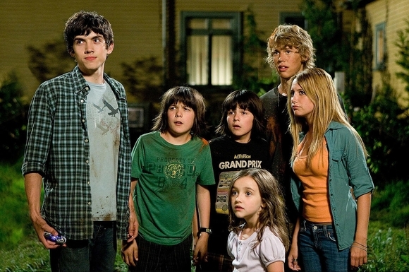 aliens-in-the-attic-326292l-imagine - Ashley Tisdale