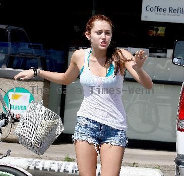 miley_cyrus_013_wenn5451407_128352_m