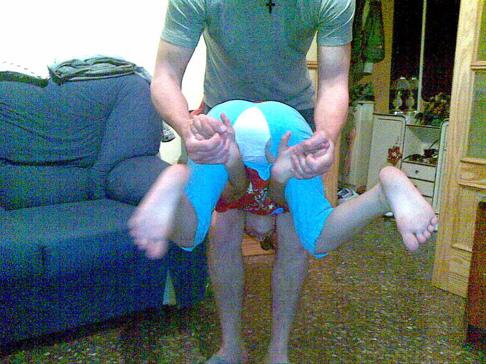 mi s-au rupt pantalonii de ziua mea