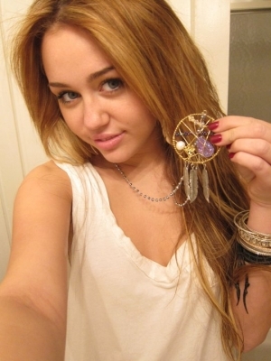  - x Miley Cyrus Rocking Jewelry BY Veronique Dream Catcher 2010