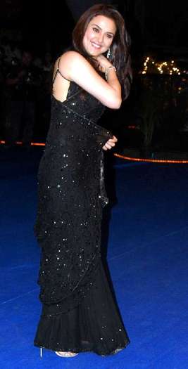 preity-zinta-does-an-item-number-for-12060 - PREITY ZINTA