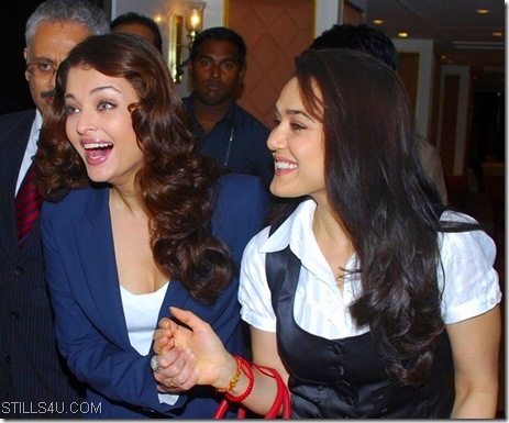 hAPPY_ASH_PREITY_thumb[11] - Aishwarya Rai and Preity Zinta