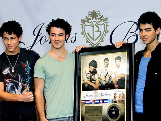 kevin-jonas-premiu-520x390