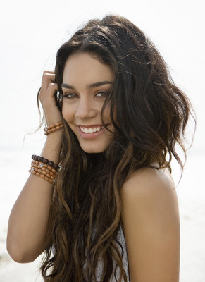 vanessa-hudgens-309850l-poza