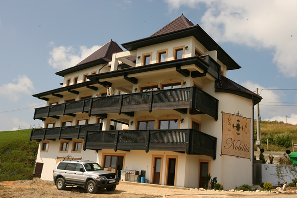 Hotel Nobillis - 3-Satul Pestera-jud Brasov-si Muntii piatra Craiului