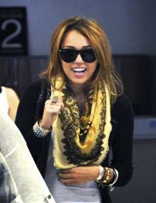  - x June 07th - Arrives into LAX Airport 2010