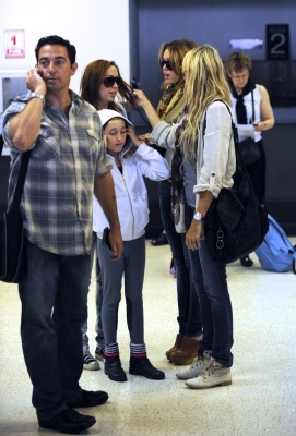  - x June 07th - Arrives into LAX Airport 2010